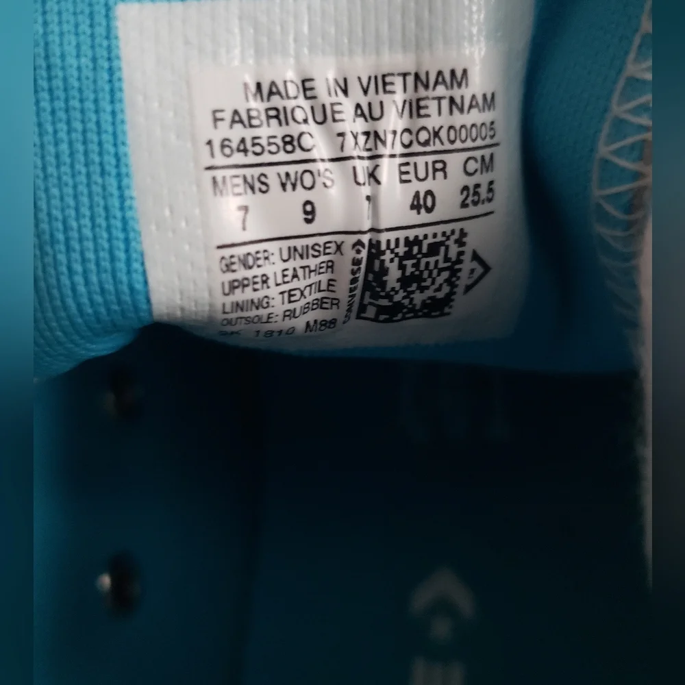 Like New Converse CTAS Love The Progress Leather Sneakers - Picture 7 of 11